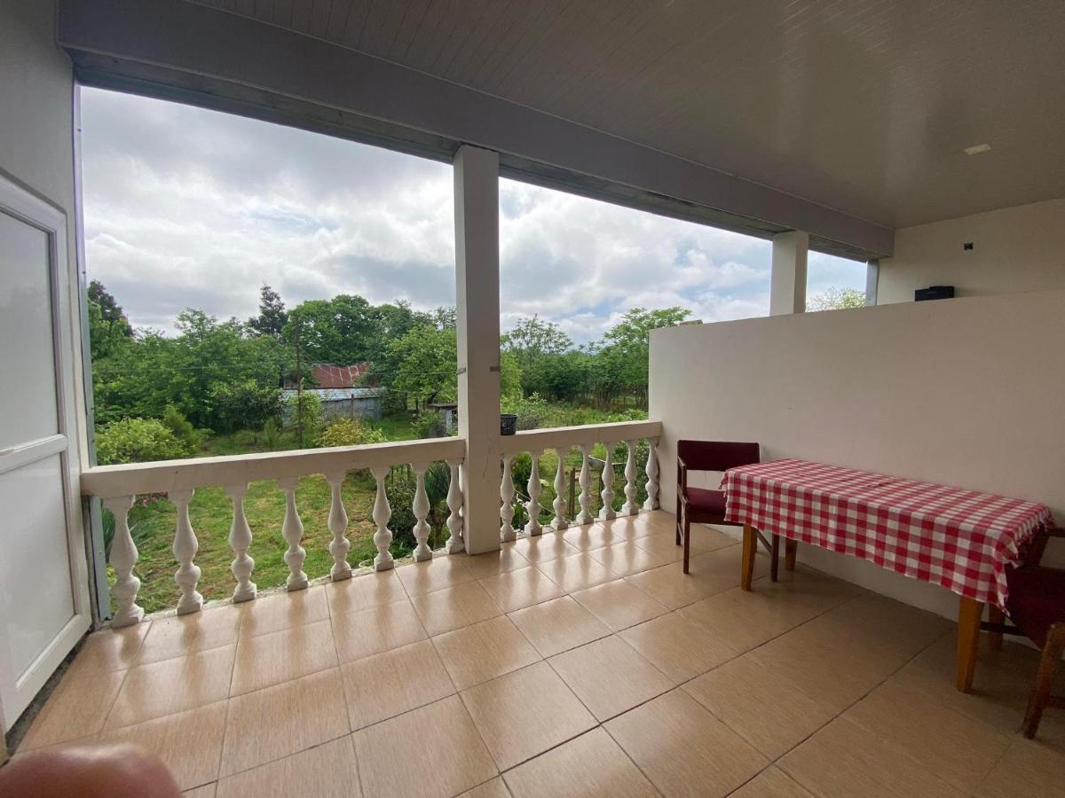 Natia Guest House Kobuleti ภายนอก รูปภาพ