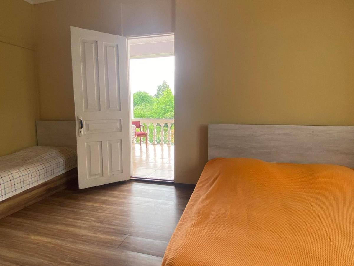 Natia Guest House Kobuleti ภายนอก รูปภาพ